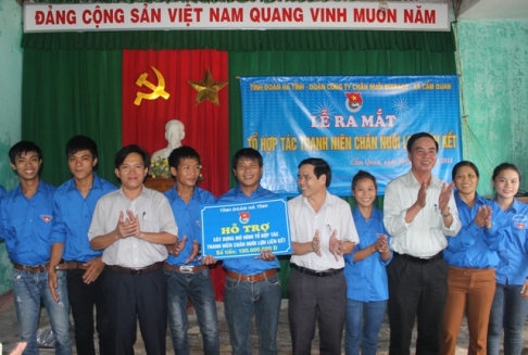  Lễ ra mắt mô hình tổ hợp tác thanh niên chăn nuôi liên kết ở xã Cẩm Quan, Cẩm Xuyên, Hà Tĩnh